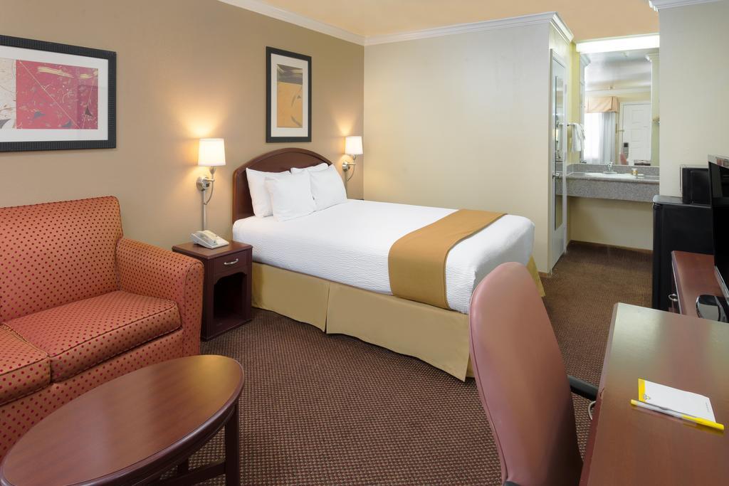 Days Inn By Wyndham Pinole Berkeley Camera foto