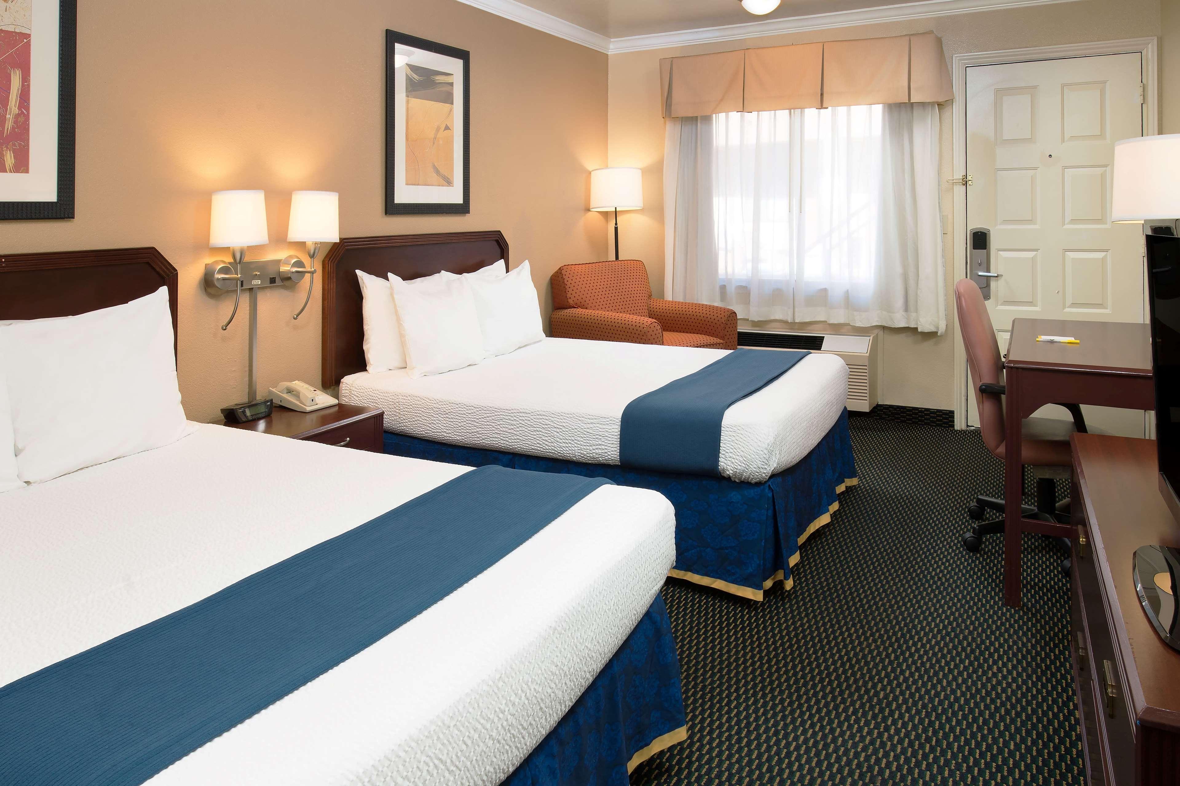 Days Inn By Wyndham Pinole Berkeley Esterno foto