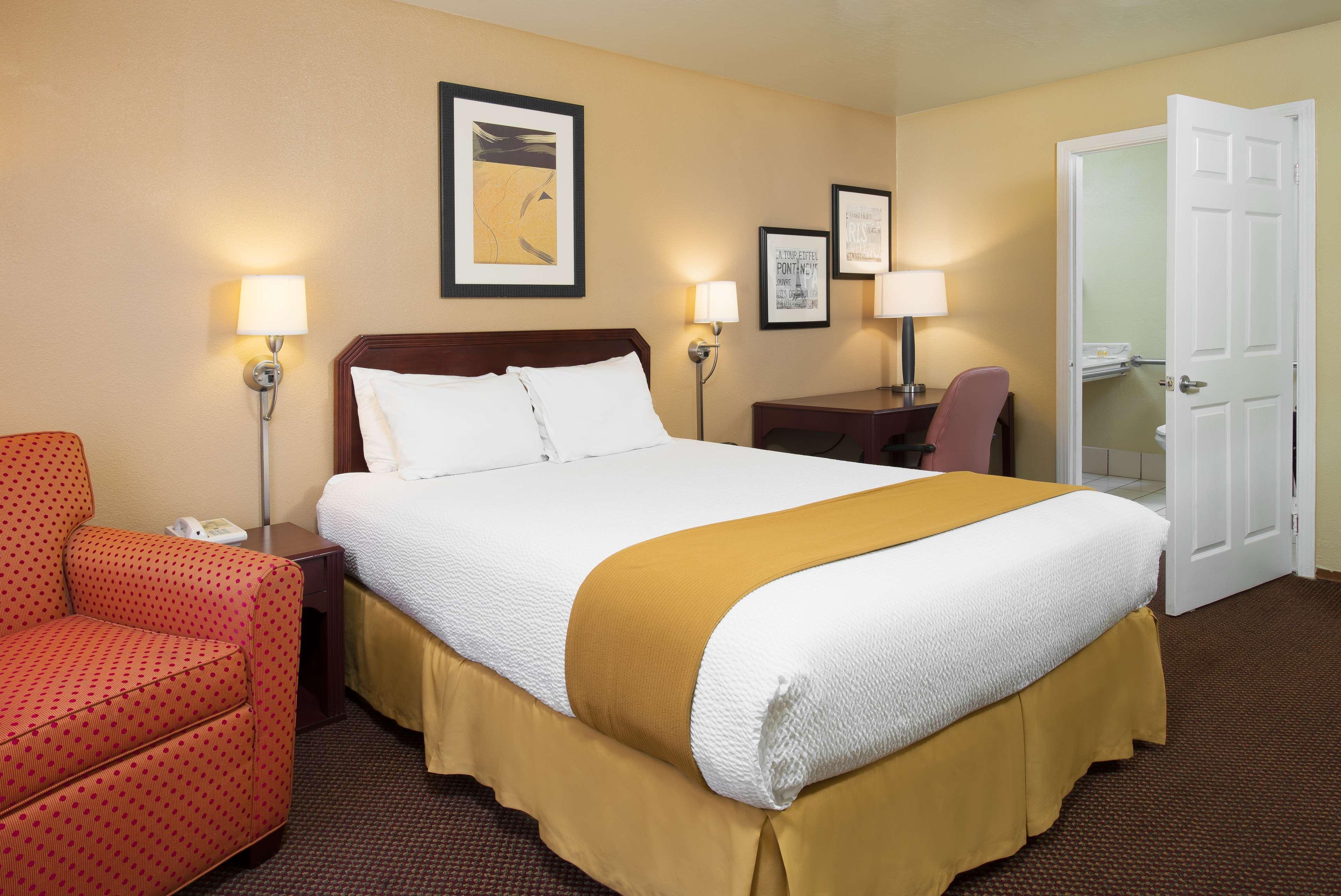 Days Inn By Wyndham Pinole Berkeley Esterno foto