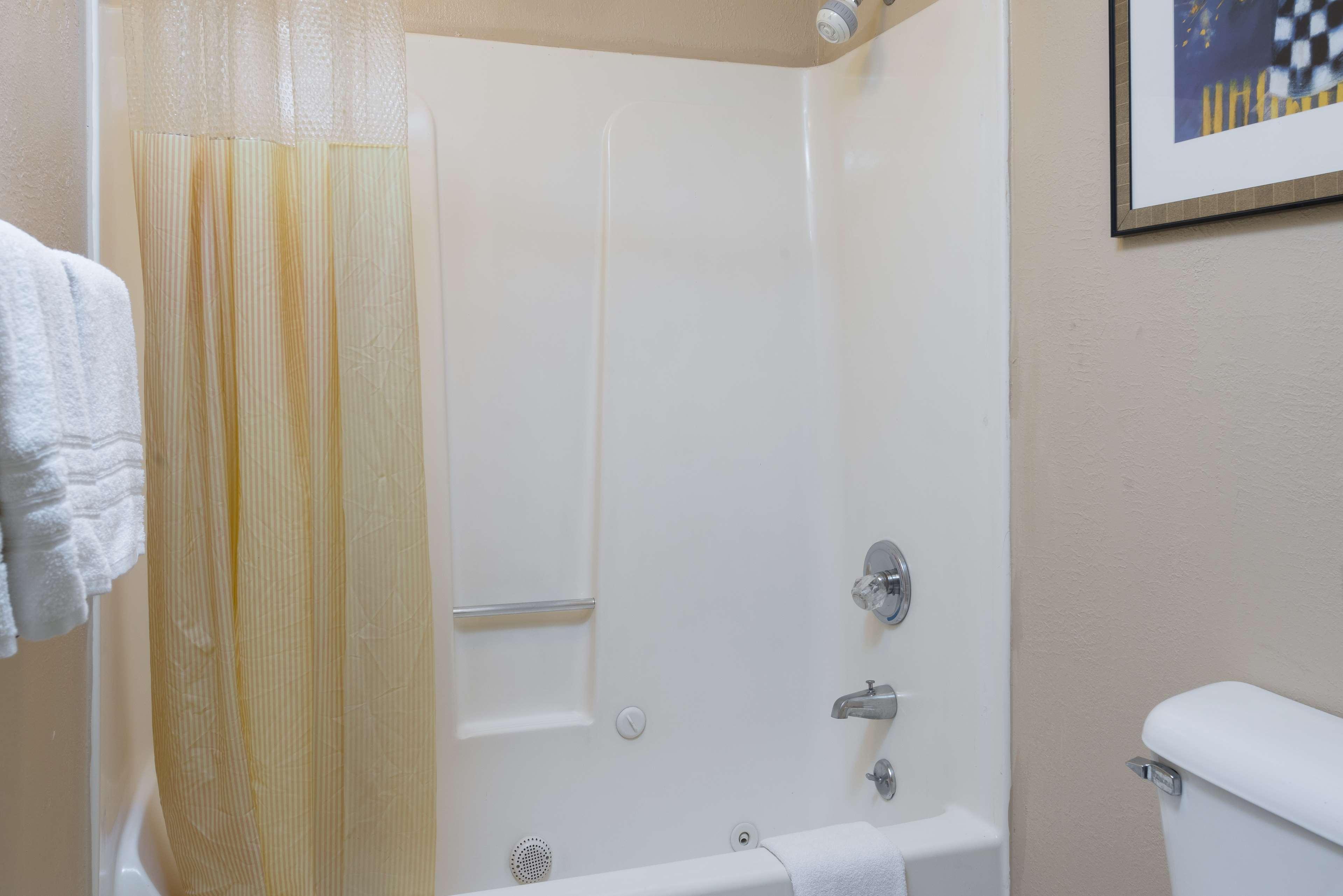 Days Inn By Wyndham Pinole Berkeley Esterno foto