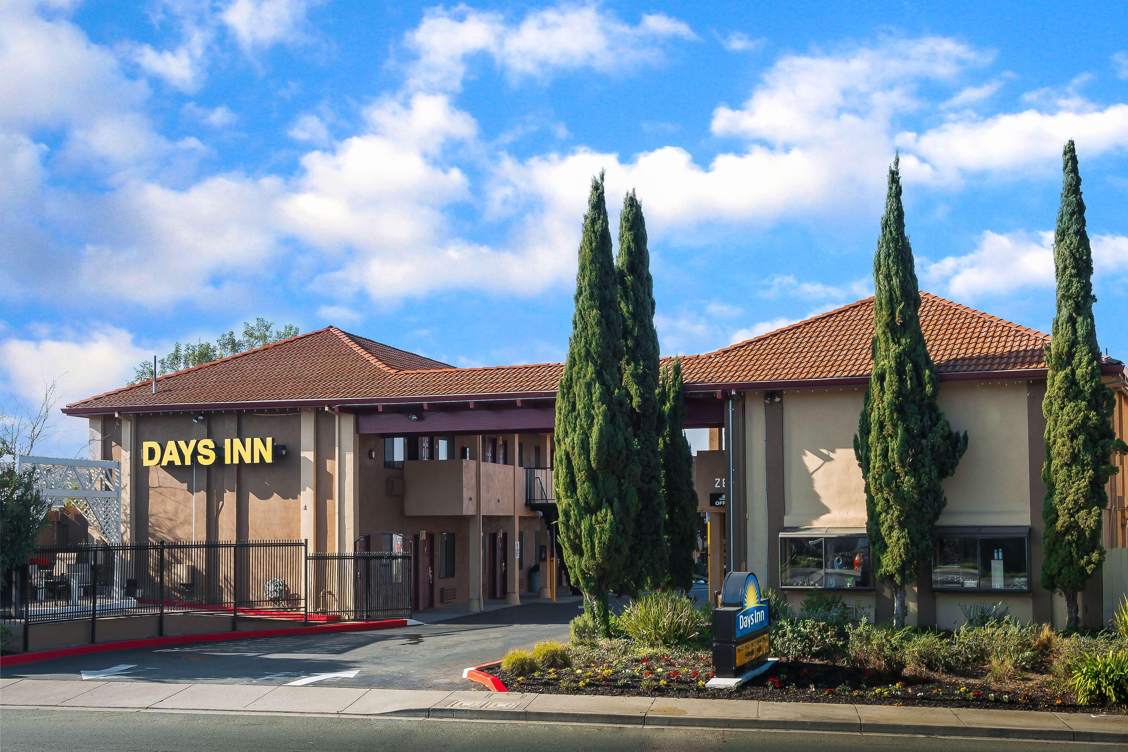 Days Inn By Wyndham Pinole Berkeley Esterno foto