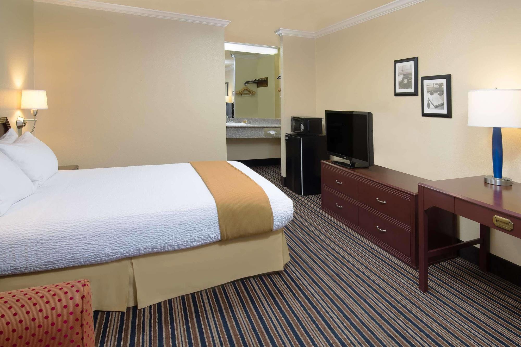 Days Inn By Wyndham Pinole Berkeley Esterno foto